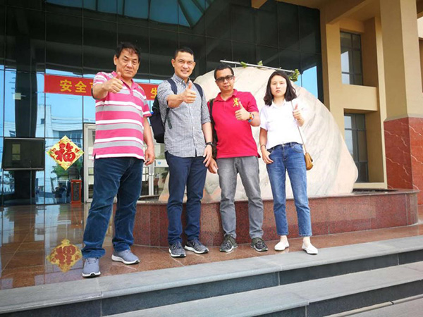 Pilipinas ‘s sausage production factoty Customer visit our factory